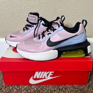 NEW Nike Women's Air Max Verona Shoes Plum
ChalkBlack Volt White C19842-500 NEW